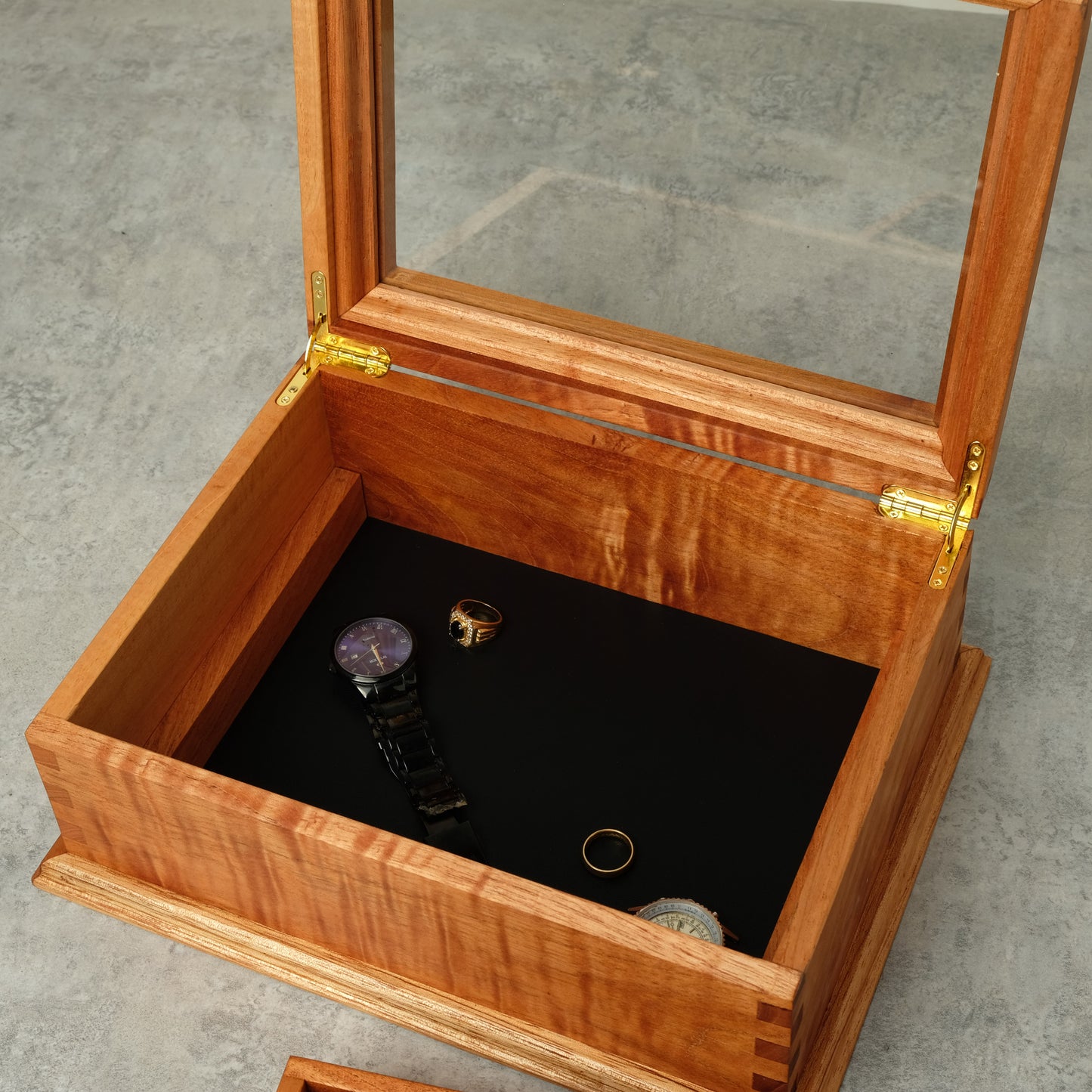 Watch Box for 8 Watches with Secret Compartment - Cedar Wood.