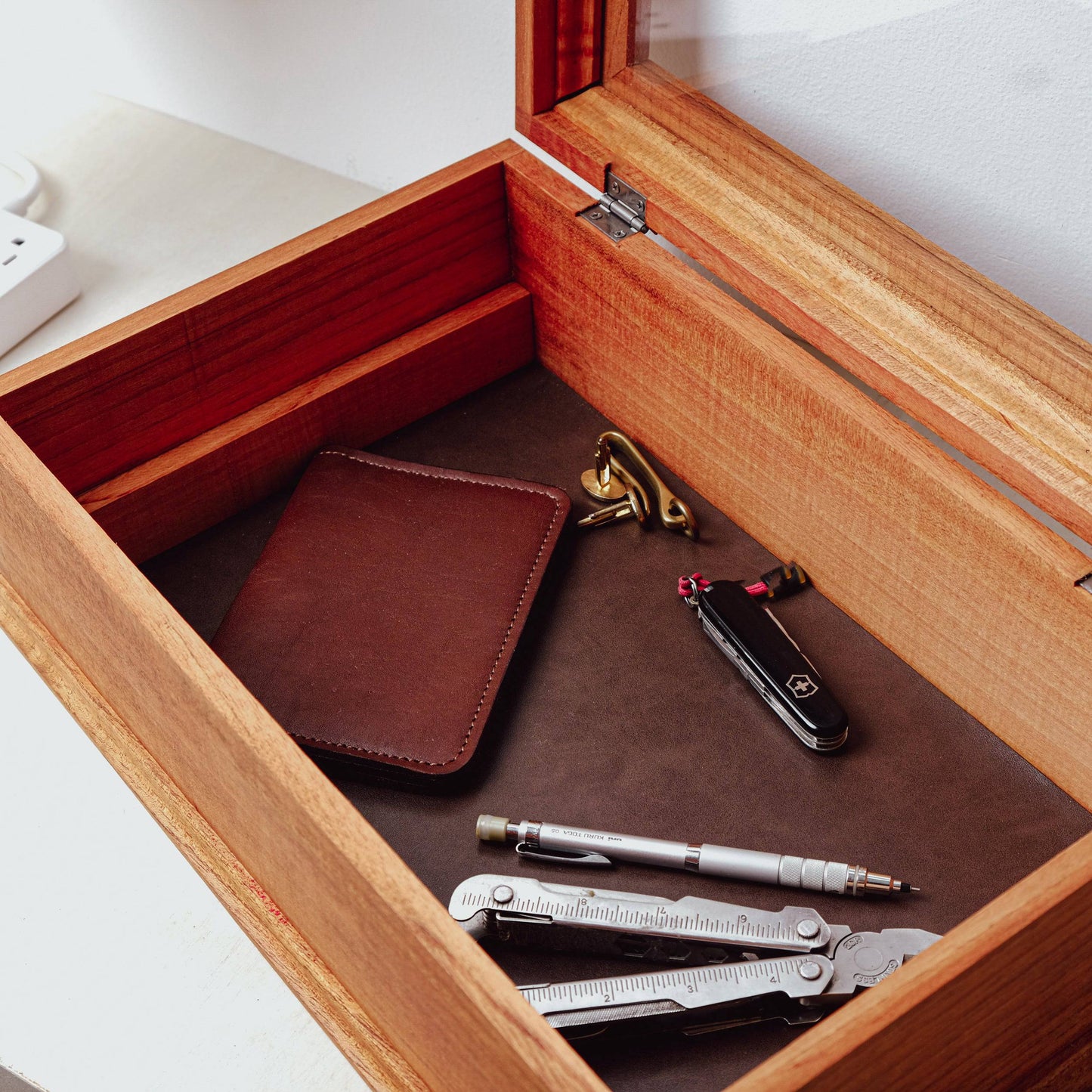 Watch Box N.10 wtih Secret Compartment Cedar Wood. - Deferichs