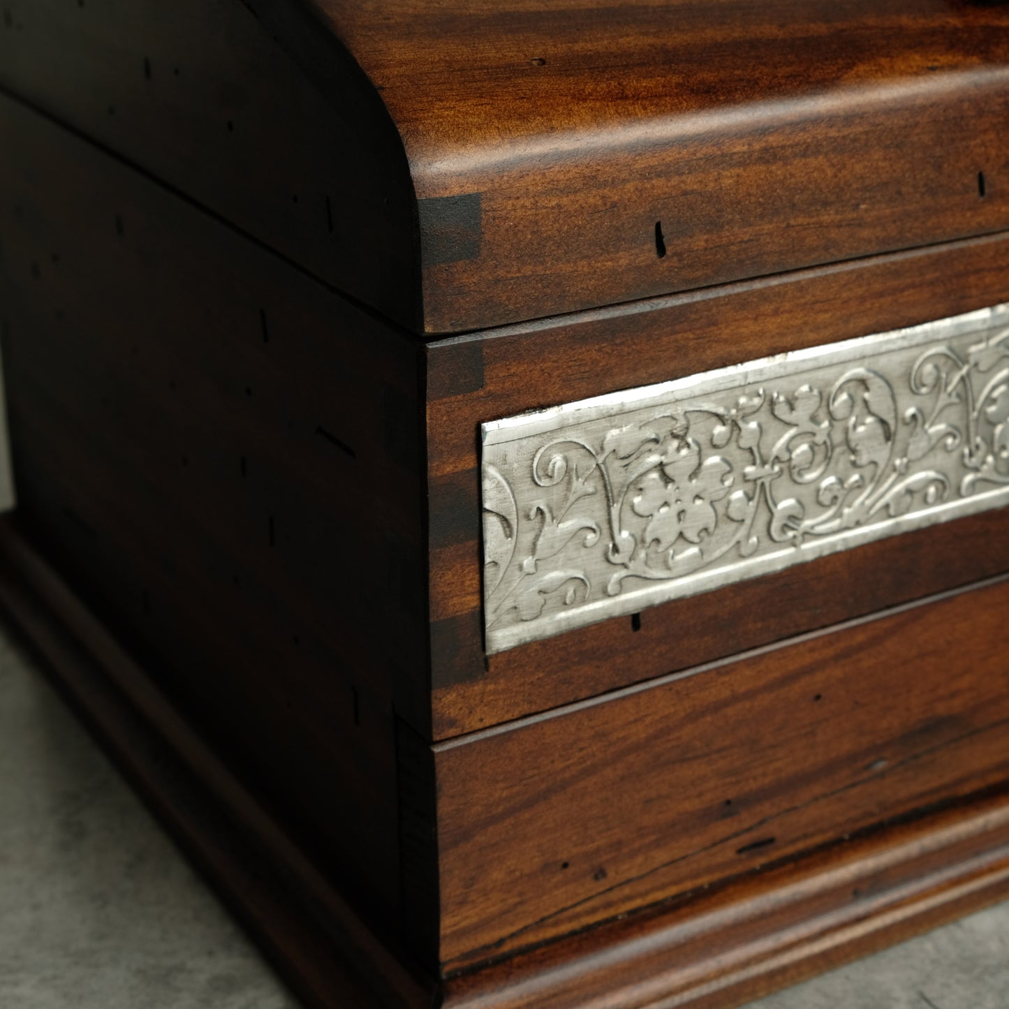 Personalized Curved Jewelry Box