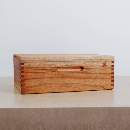 Modern Watch Box Organizer - Solid Cedar Wood - Deferichs