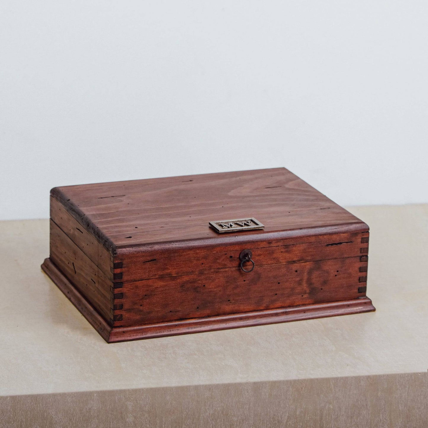 Rustic Watch Box for 8 Watches - Slim Design - Removable Tray - Deferichs