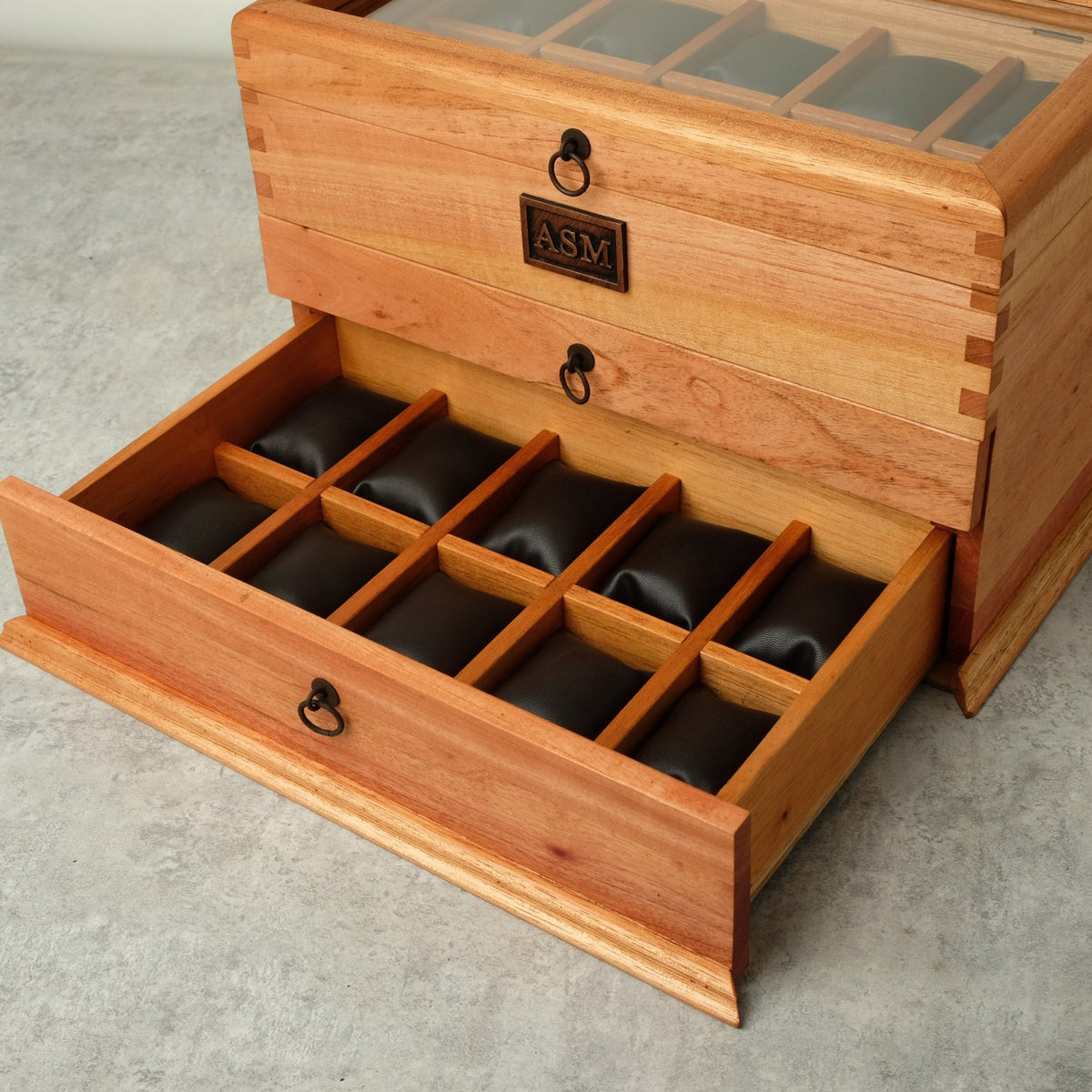 Large Cedar Watch Box for 20 Watches - Deferichs
