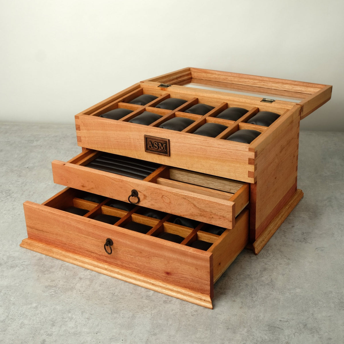 Large Cedar Watch Box for 20 Watches - Deferichs