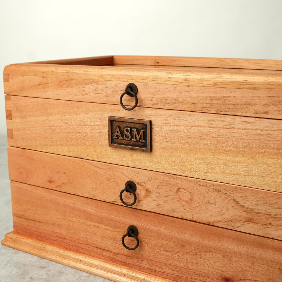 Large Cedar Watch Box for 20 Watches - Deferichs